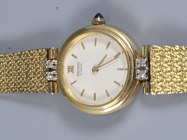 Vintage Seiko Watch, Model 2Y00-0B39, Quartz, Working, 25w-0072