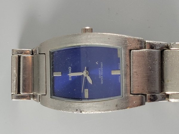 Vintage Seiko Watch, Model V701-1K03, Quartz, Working, 25w-0391