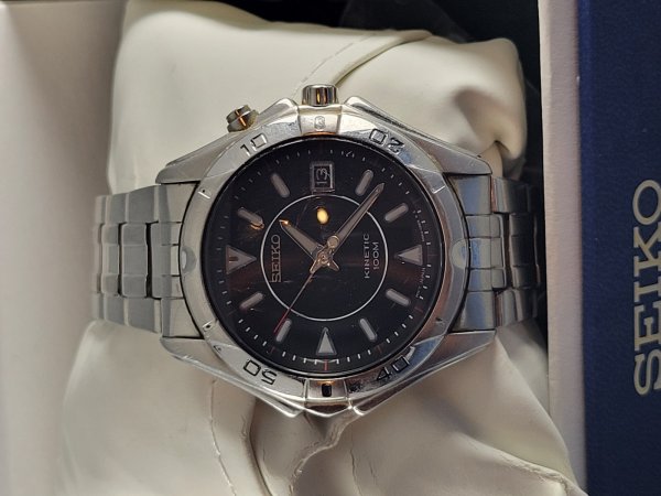 Seiko Watch, Model 5M62-0BF0, Kinetic, Date, Quartz, Working, 25w-1466
