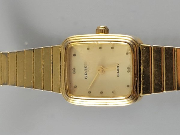 Vintage Gruen Watch, Model 200-V238, Quartz, Working, 25w-0427